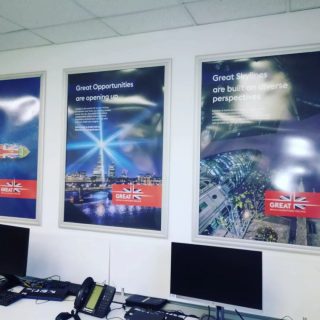 #Clipframes are a quick and easy way to display messages, promotions or product information. Once installed simply chop and change between #posters
#posterprint 
#framing 
#frames
#signagemanufacturing 
#signageinstallation